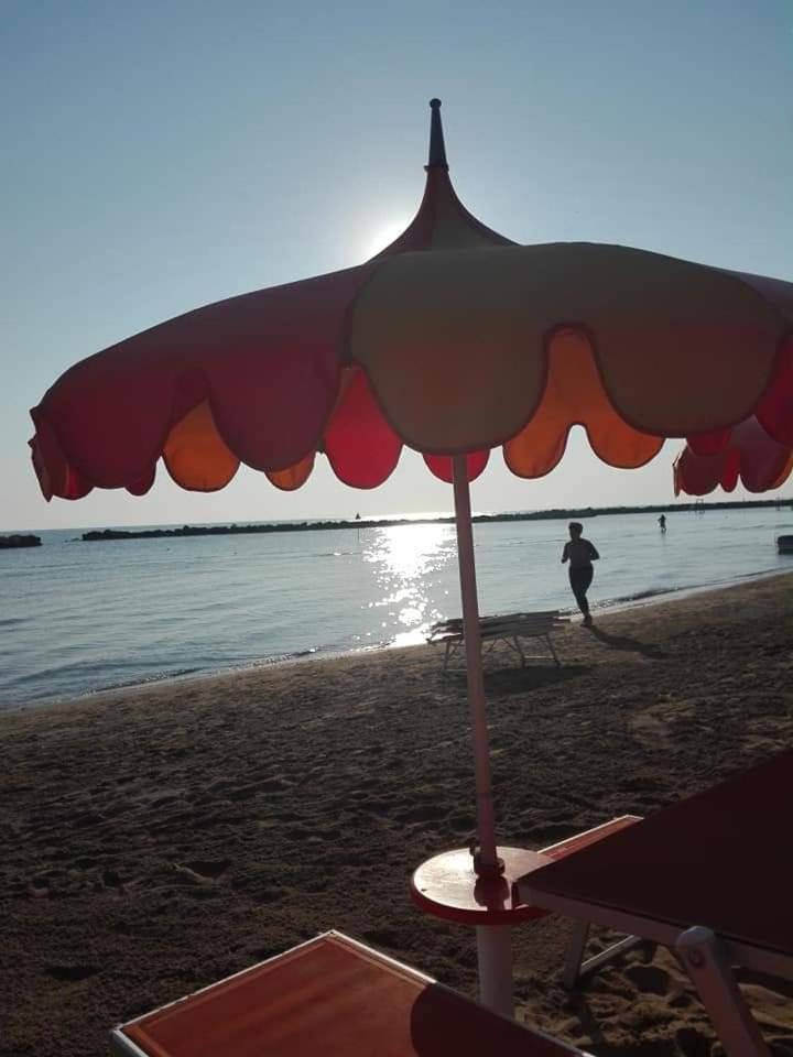 Villa Dolcevita Bellaria-Igea Marina Eksteriør billede