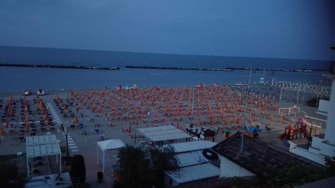 Villa Dolcevita Bellaria-Igea Marina Eksteriør billede