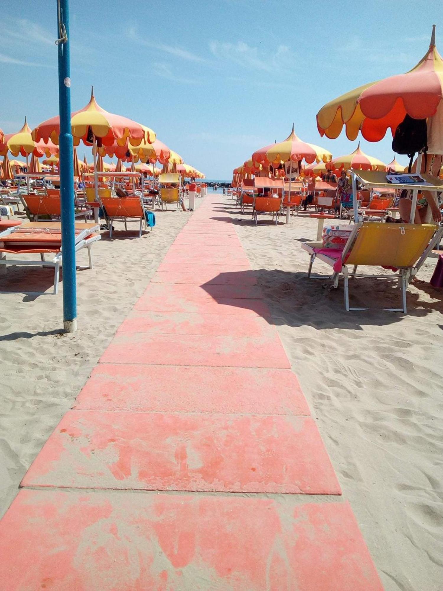 Villa Dolcevita Bellaria-Igea Marina Eksteriør billede