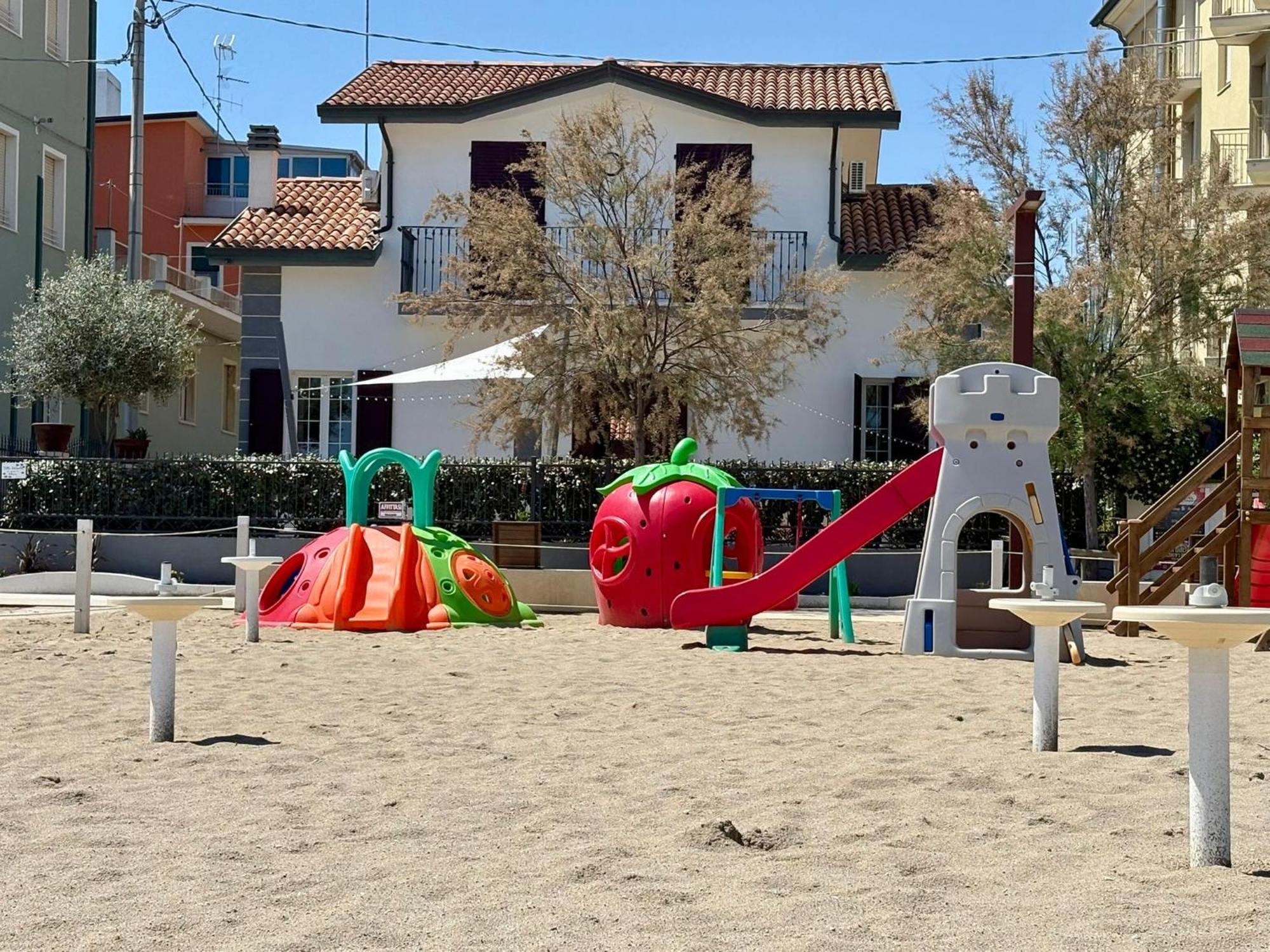 Villa Dolcevita Bellaria-Igea Marina Eksteriør billede